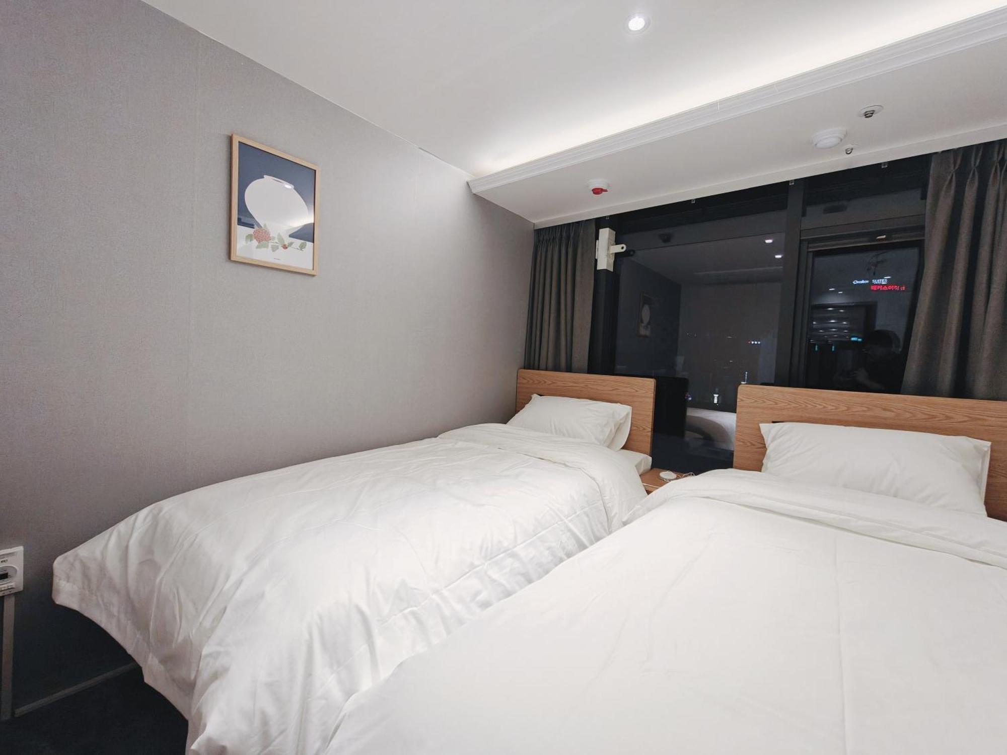 Hotel L