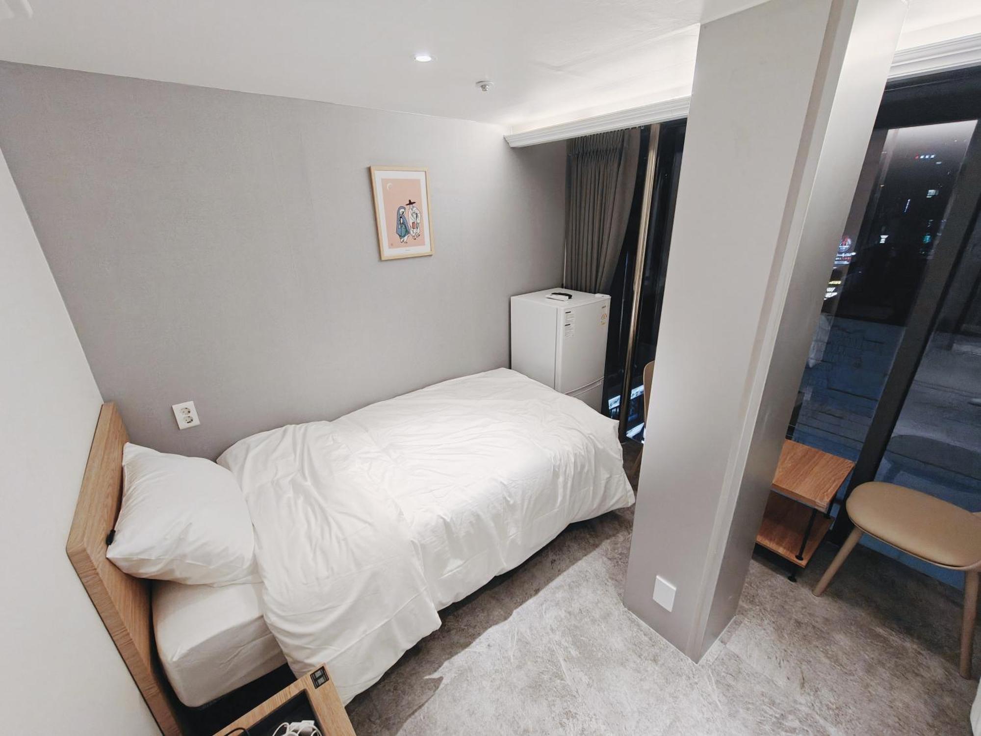 Hotel L
